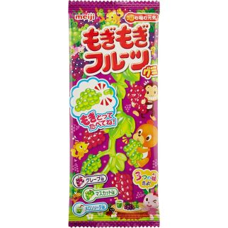 Meiji Mogi Mogi Желейні цукерки зі смаком темного та світлого винограду, 22 г